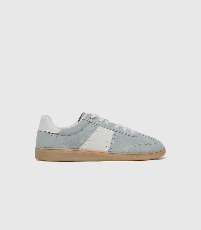 Leathe sneakers